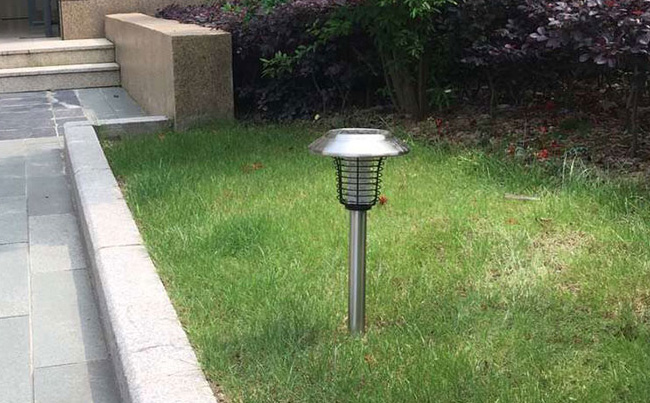 小區戶(hù)外草坪滅蚊燈安裝