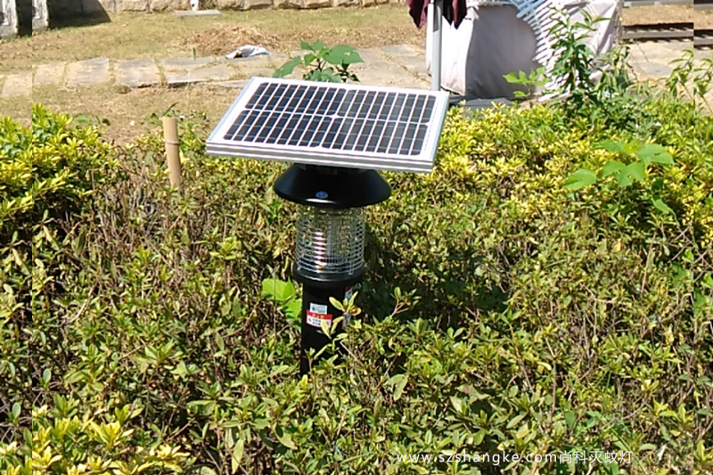 小區綠化帶大型戶(hù)外太陽(yáng)能滅蚊燈mw09
