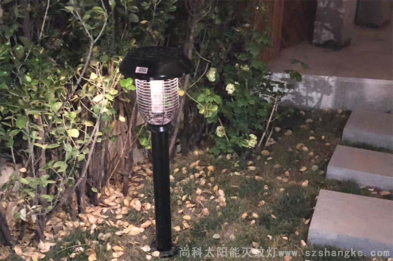 戶(hù)外太陽(yáng)能滅蚊燈照明效果